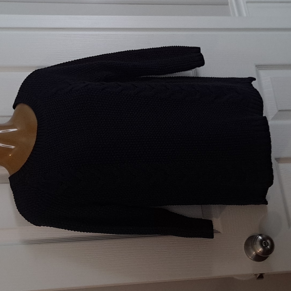 Navy blue med 3/4 sleeve sweater